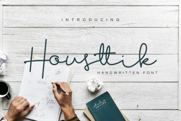 Housttik Font: Elevating Campaign Visuals with Elegant Script